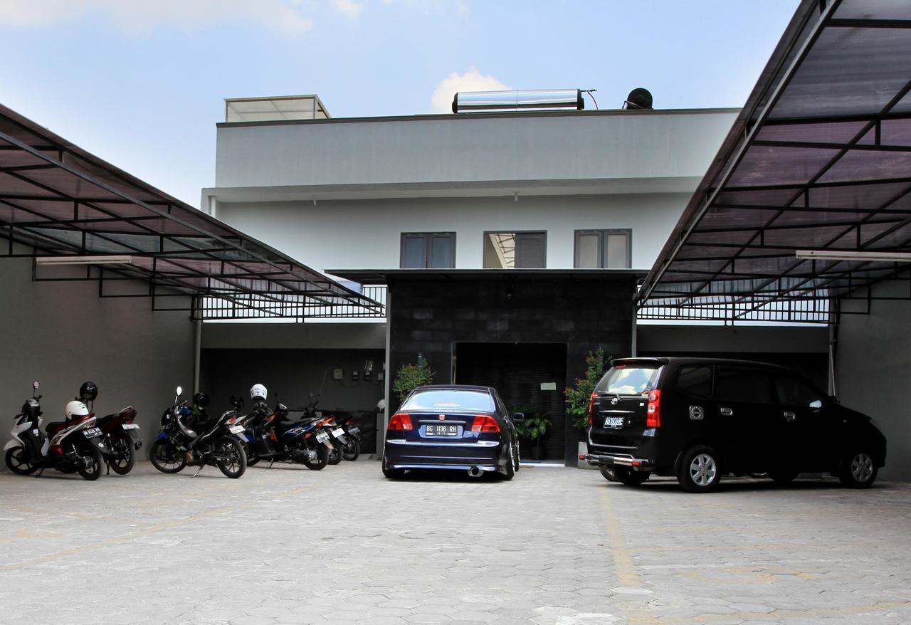 D'Paragon Pringwulung Maguwo Exterior photo